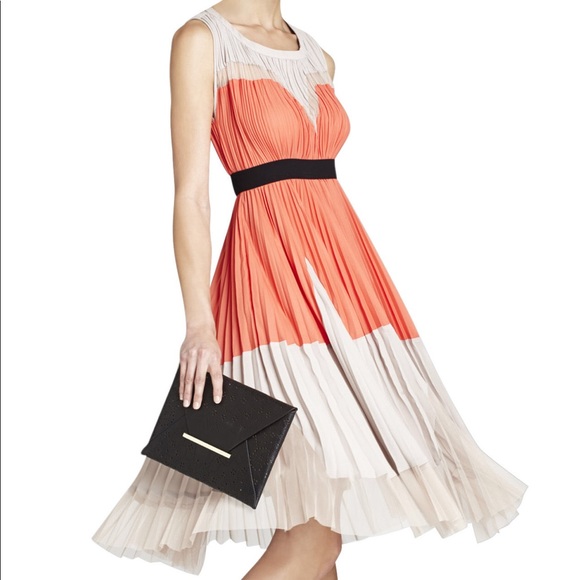 BCBGMaxAzria Dresses & Skirts - BCBG lucea color block dress. EUC